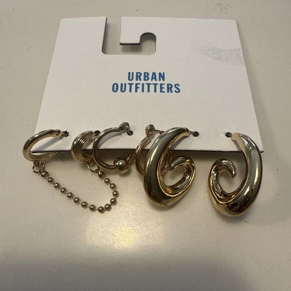 Urban Outfitters Lot of 8 Pairs GoldTone, Butterfly, Heart, Flowers Earrings NWT - Picture 9 of 9